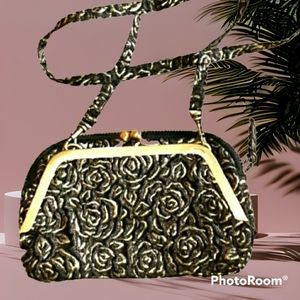 - ***VICTORIAN CHARM*** KIMCHI SMALL CLOTH GOLD/BLACK PURSE